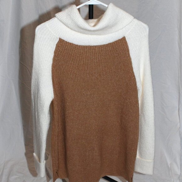 St. John's Bay Womens Large Cowl Neck Sweater Tan Cream Oversized Turtleneck EUC - Picture 1 of 4